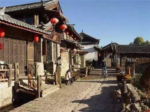 为什么母亲那么强势，她觉得她比父亲强，什么事情都做的对！从没觉得自己有缺点，我俩经常吵架，我就看不游戏画面